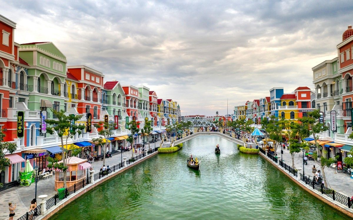 How Klook Helps You Book Attractions, Transport, and More